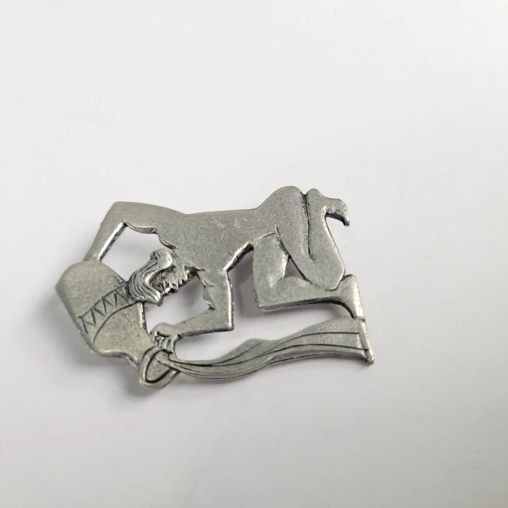 Vintage Metzke‎ Pewter Aquarius Zodiac Water Bearer Pin Brooch Silver Tone